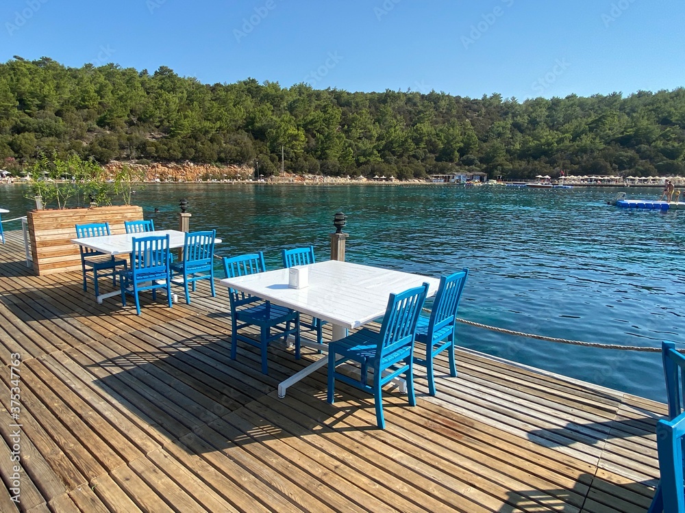 Obraz premium top vew wooden table on the sea