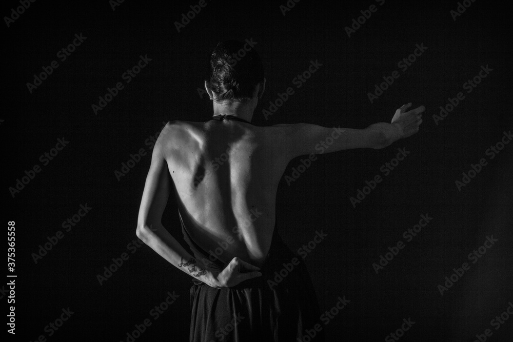 Naklejka premium monochrome vintage dramatic portrait of a girl