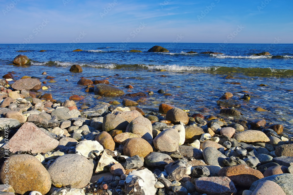 Feuersteine am Strand, Insel Rügen - Flint stones on the beach, island Ruegen