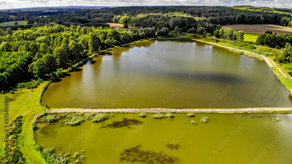 grobla na stawach hodowlanych, okolice Jastrzębia Zdroju na Śląsku w ...