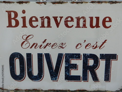 Retro open sign for shops in french