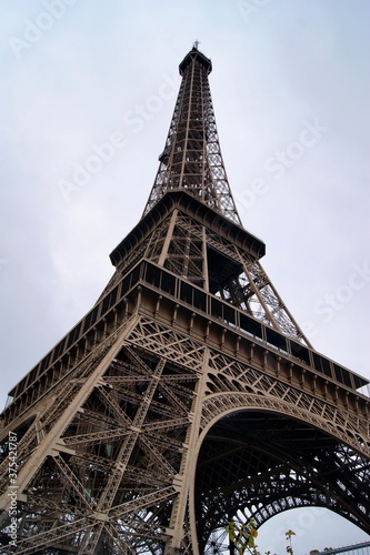 Paris: Eiffel Tower © Kate Phillips