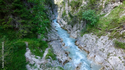 Wasser in den Alpen, Bäche und Flüsse im Hochgebirge © Omm-on-tour