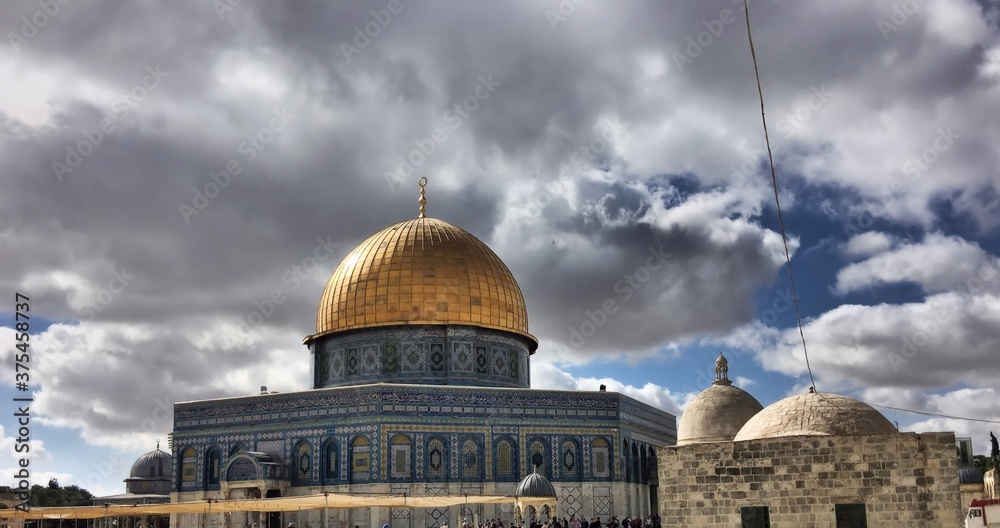 Obraz premium A view of the Dome of the Rock in Jerusalem