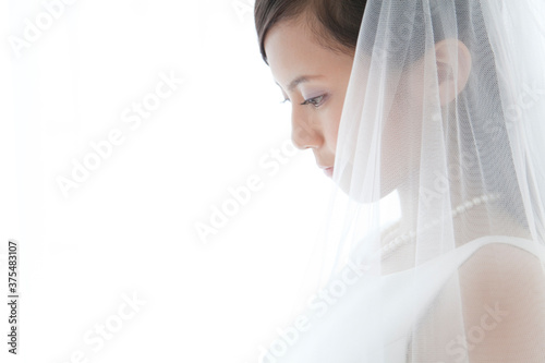 花嫁の横顔 © Paylessimages
