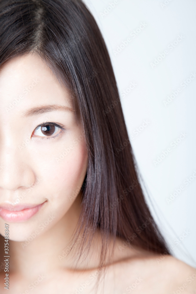ロングヘアの女性 ロングヘアの女性