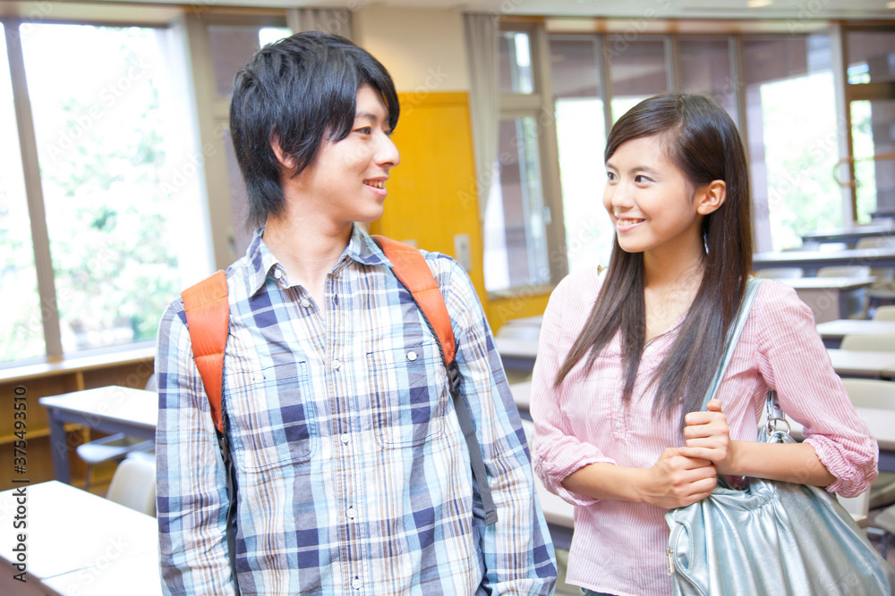 Obraz premium 会話する大学生