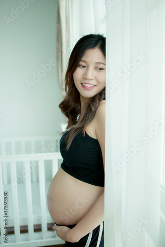 beautiful pregnant smiling face with happiness emotion Free Download beautiful pregnant smiling face with happiness emotion - GFXLoad