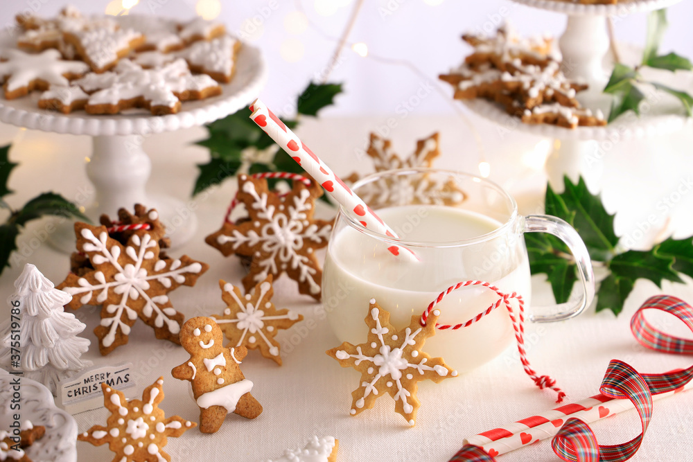 クリスマスクッキーとホットミルク クリスマスクッキーとホットミルク