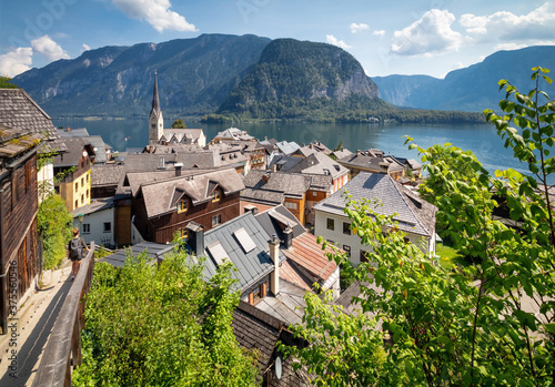 Obraz na płótnie Picturesque views of the famous Hallstatt mountain village with Lake Hallstatter. w salonie