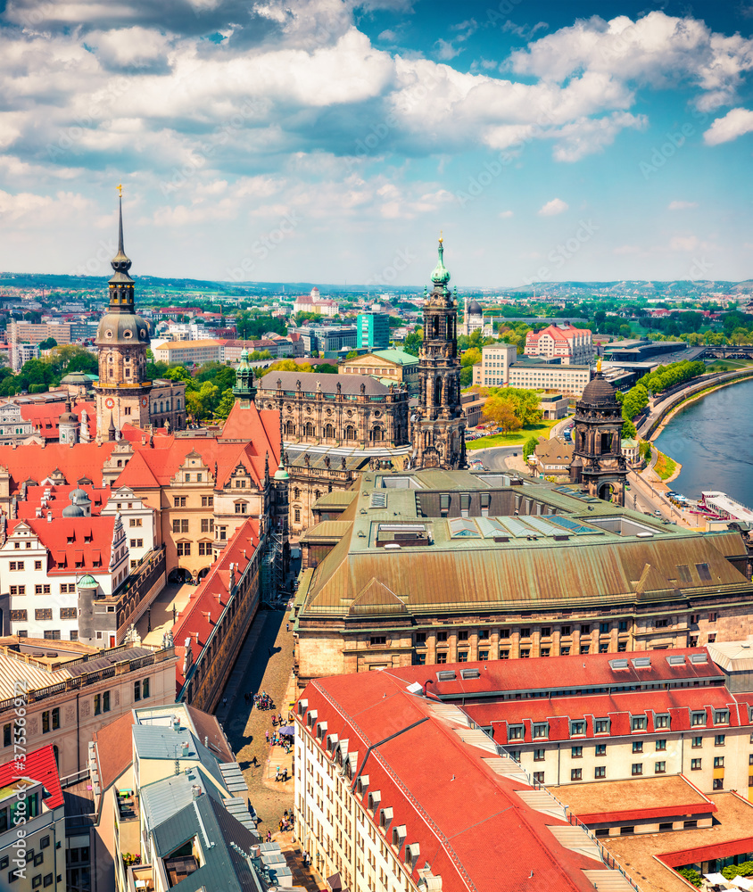 Obraz premium Colorful spring view from Church of Our Lady (Frauenkirche) of the Elbe river and Dresden town. Bright morning scene of Saxony, Germany, Europe. Traveling concept background..