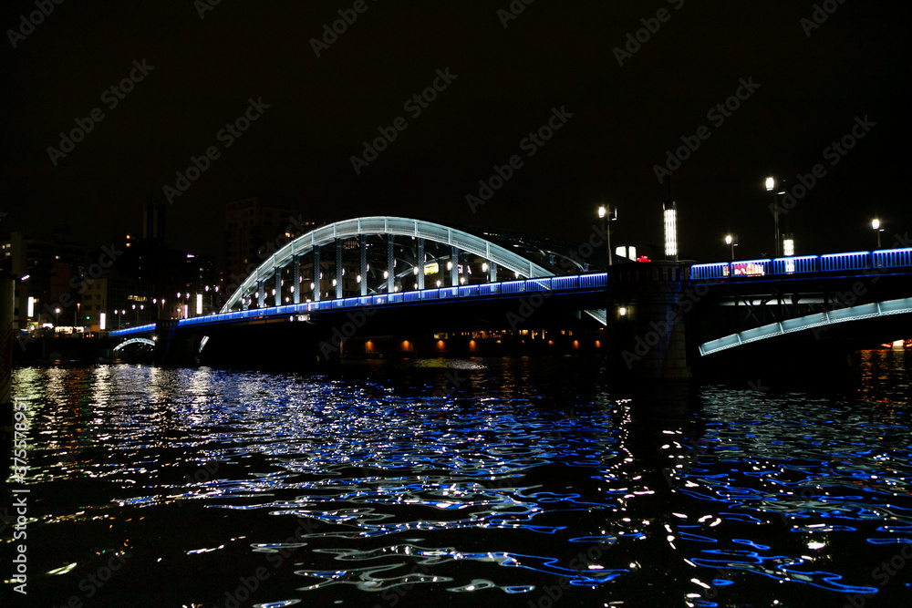 Fototapeta premium ライトアップされた厩橋 東京都台東区 日本