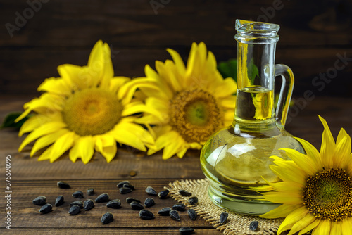 Sunflower oil and sunflower seeds