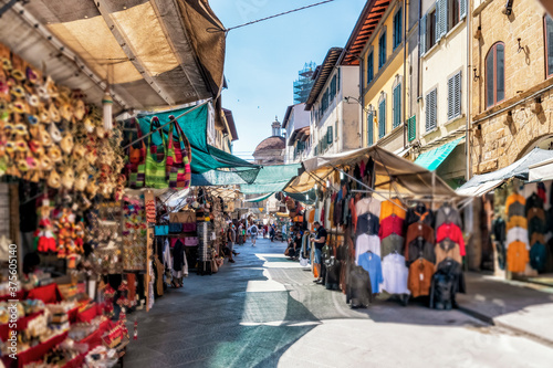 Einkaufsstraße in Florenz © HeinzWaldukat