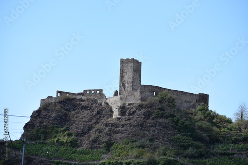 Ruine der Niederburg Kobern-Gondorf photo