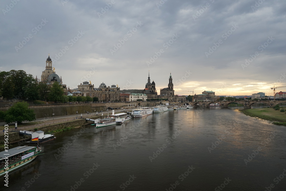 Obraz premium Blick auf die Altstadt in Dresden