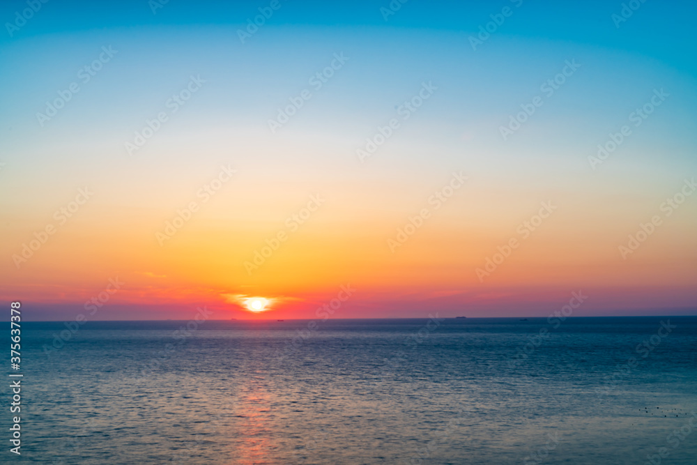 Naklejka premium 夏の魚見公園展望所から眺める日本海の夕暮れ【福岡県】