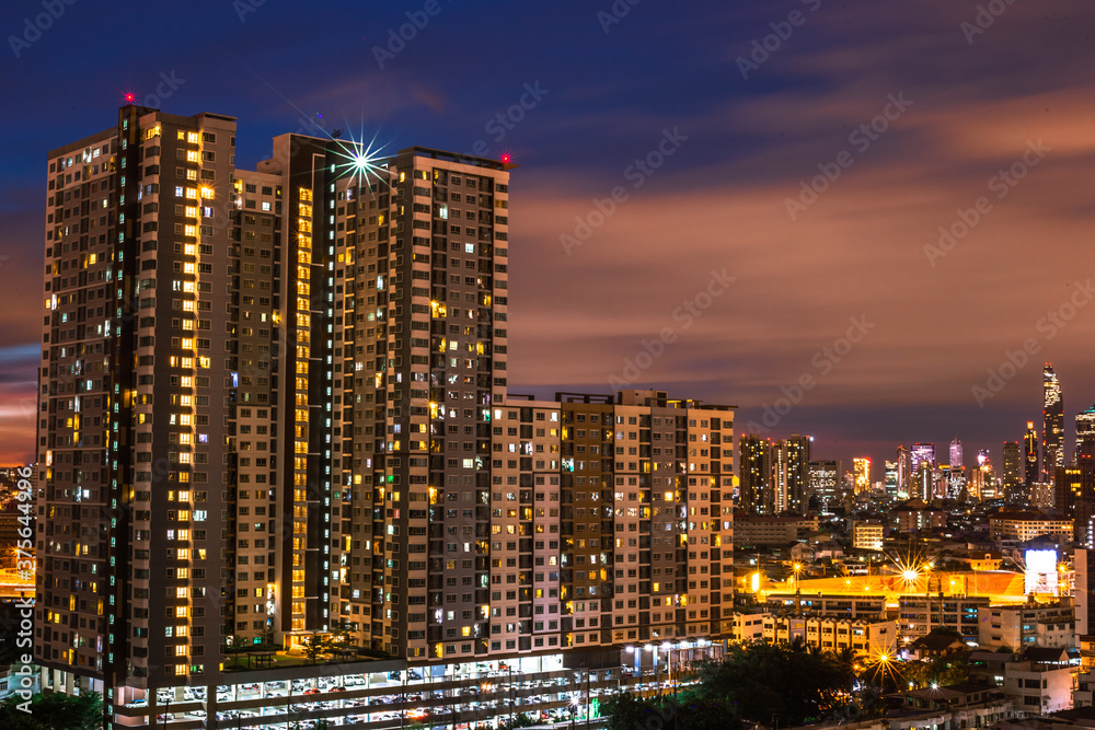 panoramic high-angle evening background of the city view,with natural beauty and blurred sunsets in the evening and the wind blowing all the time,showing the distribution of city center accommodation