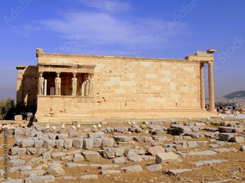 La Acrópolis, Templo Erecteion, Portico de las Cariatídes, Atenas, Grecia_ photo