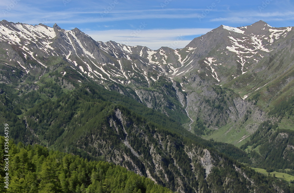 Obraz premium Lakes lying up in the mountains in the Chisone valley.