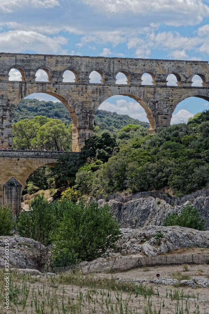 Le pont du Gard monument historique depuis 1840 - France