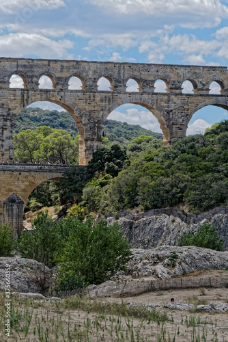 Le pont du Gard monument historique depuis 1840 - France © galaad973