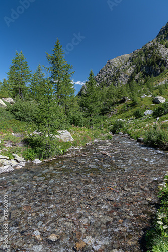 Obraz na plátně Morgex (Aosta), the wonderful Lake of Arpy, a mirror of water of glacial origin set in a beautiful alpine setting