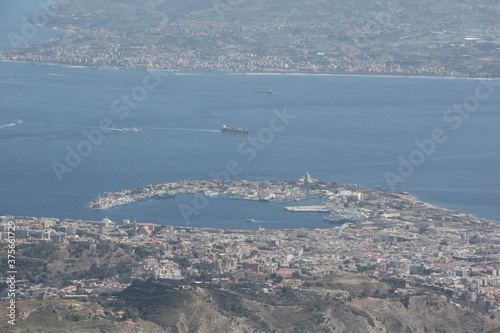 View on the detroit of Messina