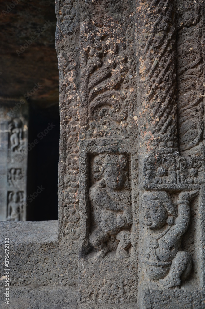 stone carving at ajanta caves