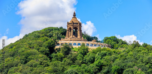 Bilde på lerret Kaiser-Wilhelm-Denkmal und Weser in der Porta Westfalica