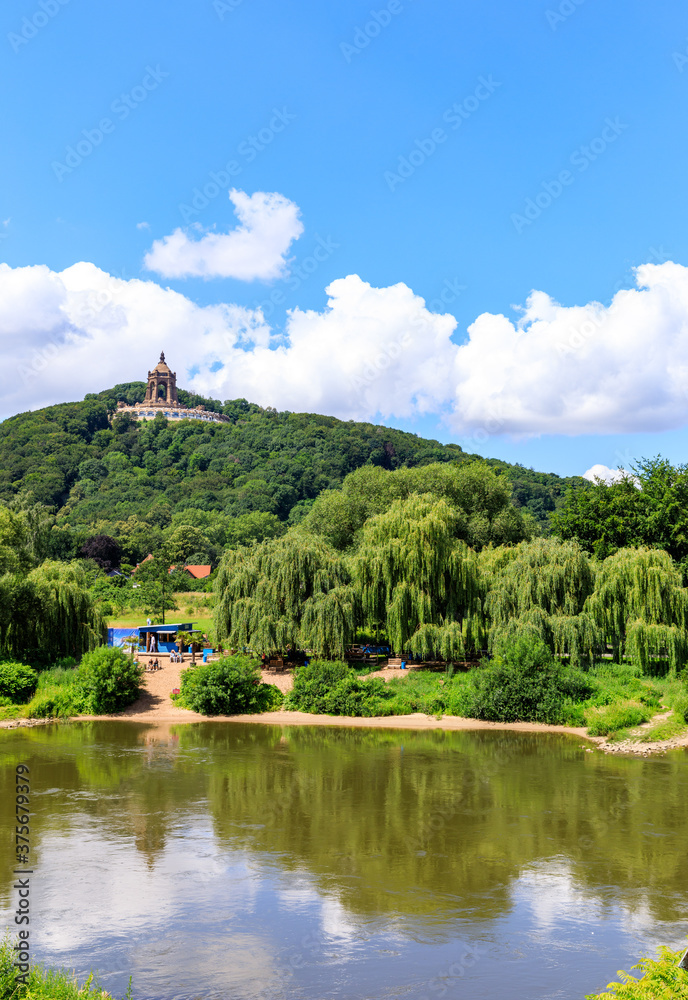 Kaiser-Wilhelm-Denkmal und Weser in der Porta Westfalica Kaiser-Wilhelm-Denkmal und Weser in der Porta Westfalica