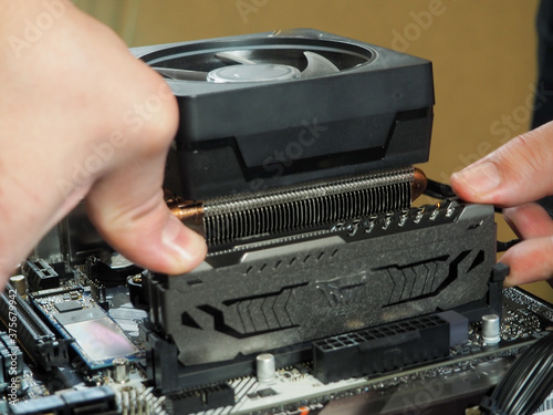 Cuadro en lienzo installation of RAM