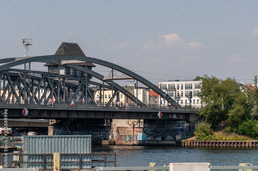 Fototapeta premium Eisenbahnbrücke