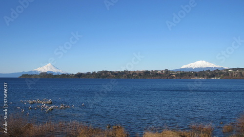 lago. volcán, nieve, cielo