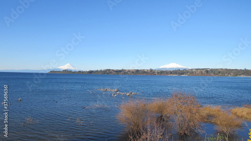 lago. volcán, nieve, cielo