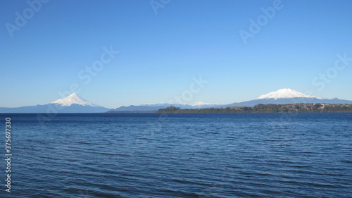 lago. volcán, nieve, cielo