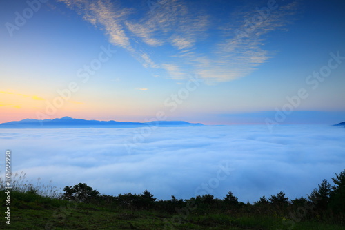 山並みと雲海