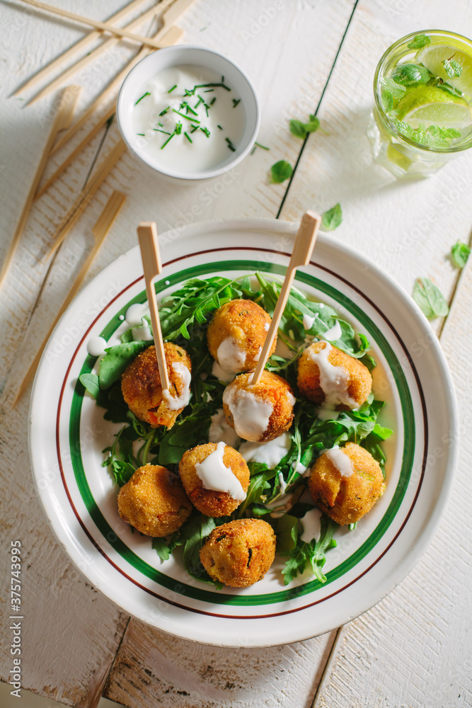 Healthy Vegetarian Falafel with Salad Healthy Vegetarian Falafel with Salad