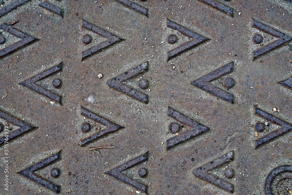Metallic surface with triangles