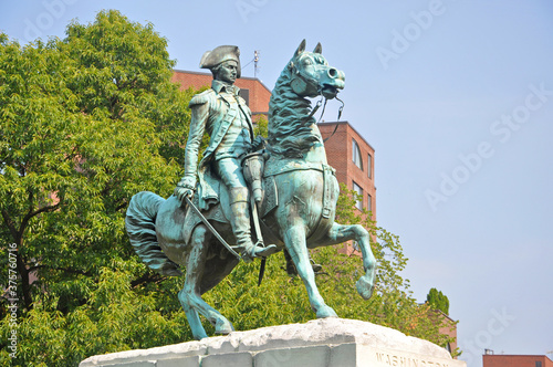 фотографія President George Washington statue in Washington Circle in Washington, District of Columbia DC, USA