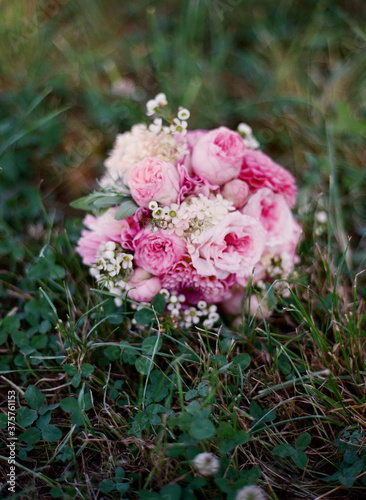 bride`s bouquet photo