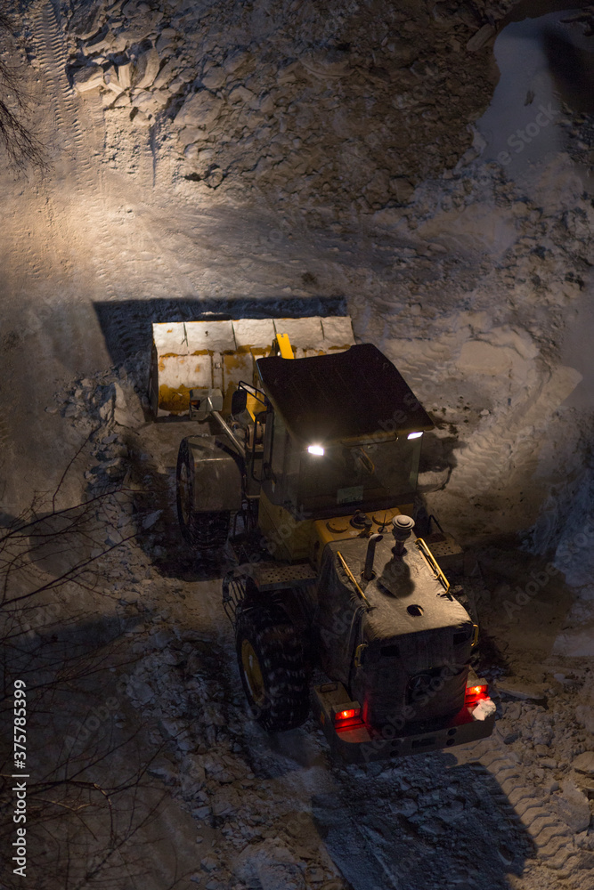 Clearing the road from snow