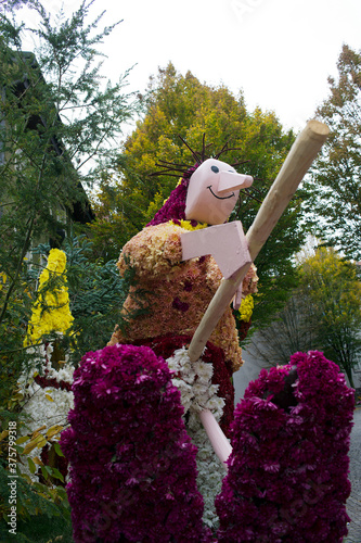 Lahr, »Chrysanthema«: Blumenfestival von Mitte Oktober bis Anfang November: Slogan: »Die Stadt, die im Herbst blüht.« Eine Auswahl an Arrangements und Dekorationen zwischen den Jahren 2010 bis 2019..