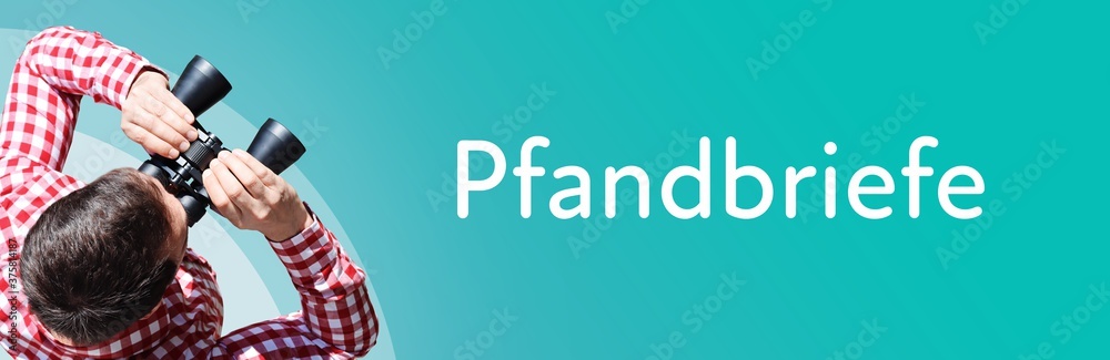Naklejka premium Pfandbriefe. Mann bei Beobachtung mit Fernglas. Fokus auf Text/Wort. Panorama Format. Hintergrund blau/türkis.