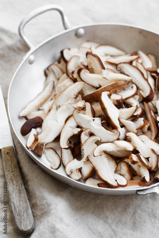 Sliced Organic Shiitake Mushrooms Sliced Organic Shiitake Mushrooms