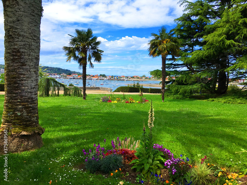 Tableau sur toile Vue sur le port d'Hendaye dans le pays Basque