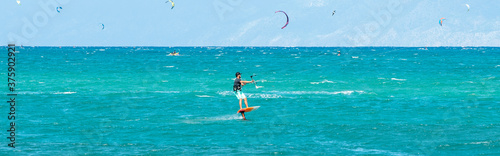 Canvas Print kite surfing in the sea