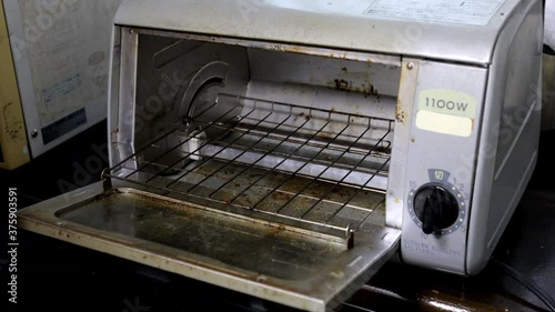 トースターでパンを焼く前