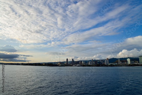ハワイ オアフ島ホノルル沖からの眺め