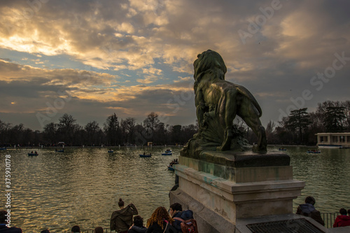 Atardecer en estanque de El Retiro